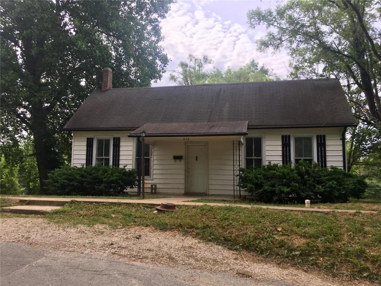 610 Lincoln Street - Photo 1