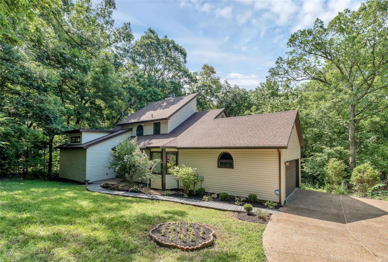 5574 Butler Hill Road - Photo 1