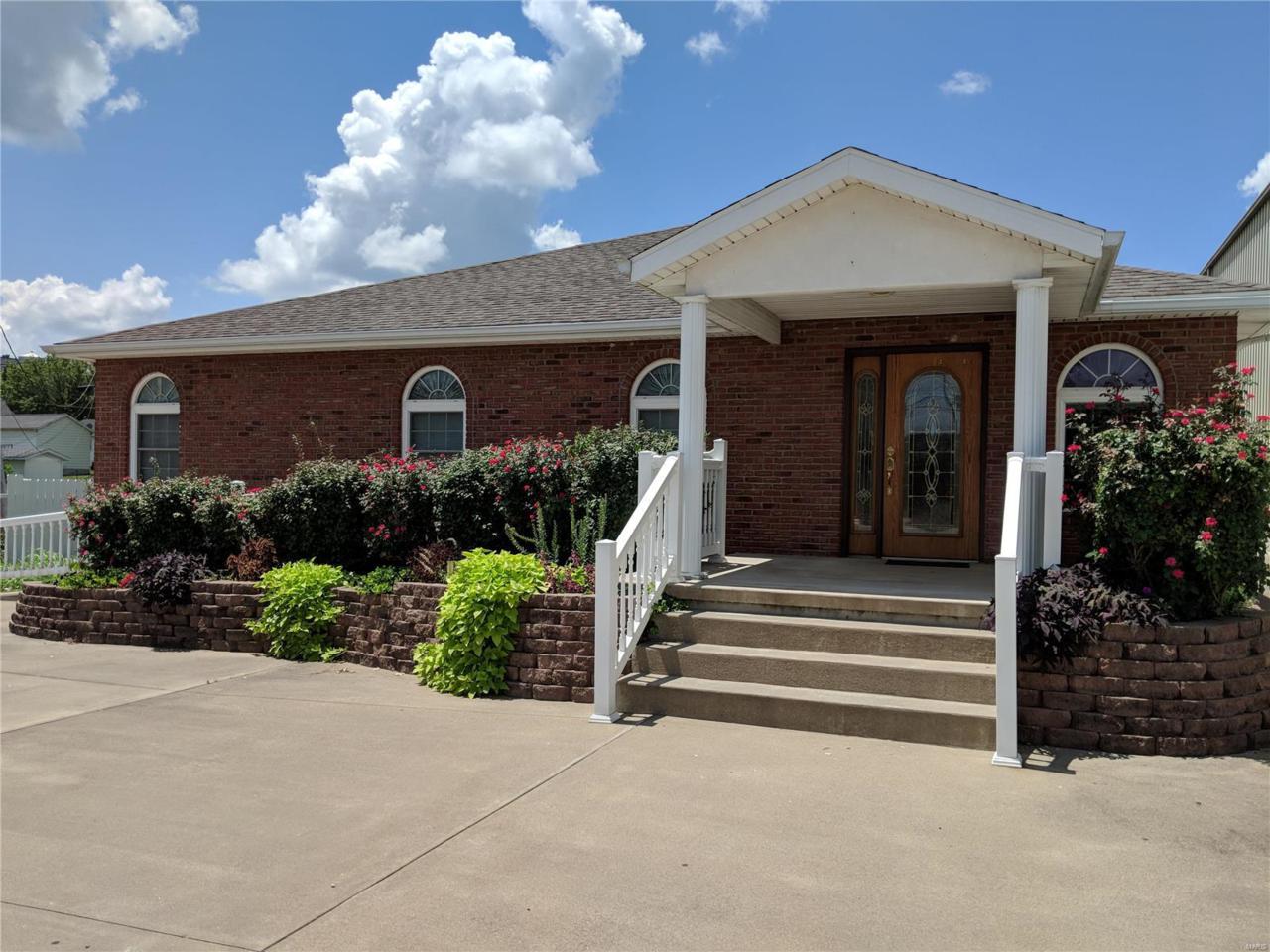 607 Sparta Street - Photo 1