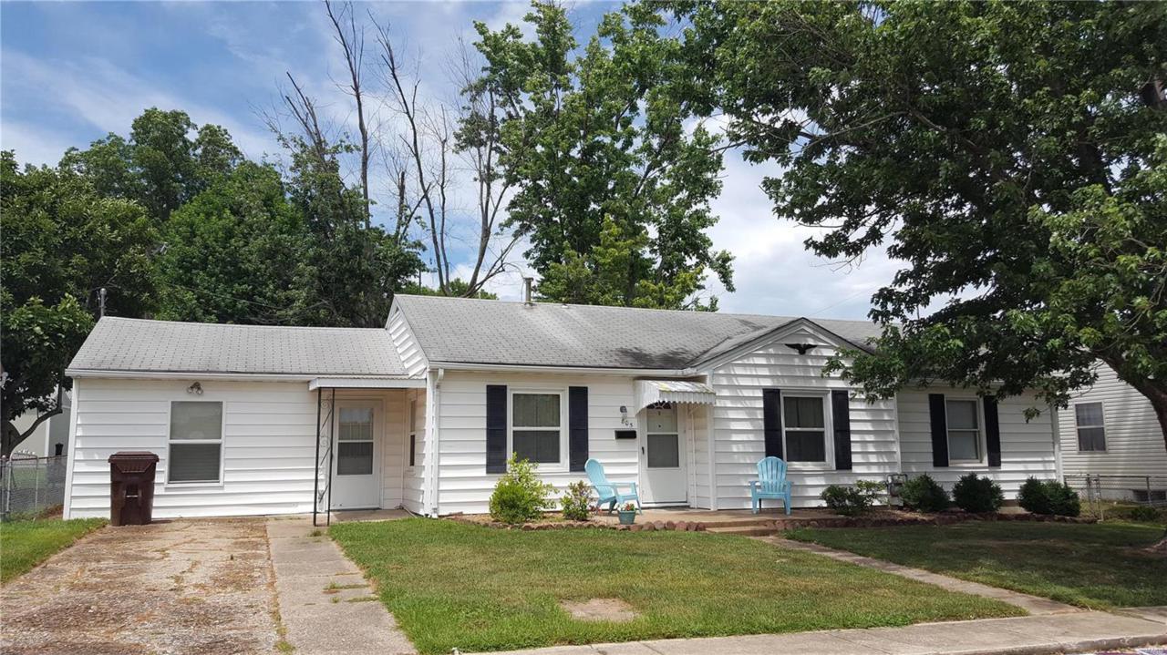 805 Brooksher - Photo 1