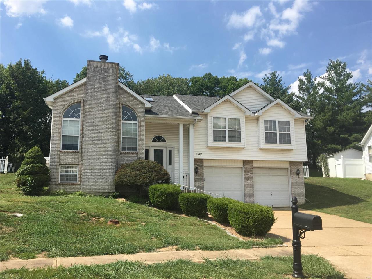 1605 Trinity Circle - Photo 1