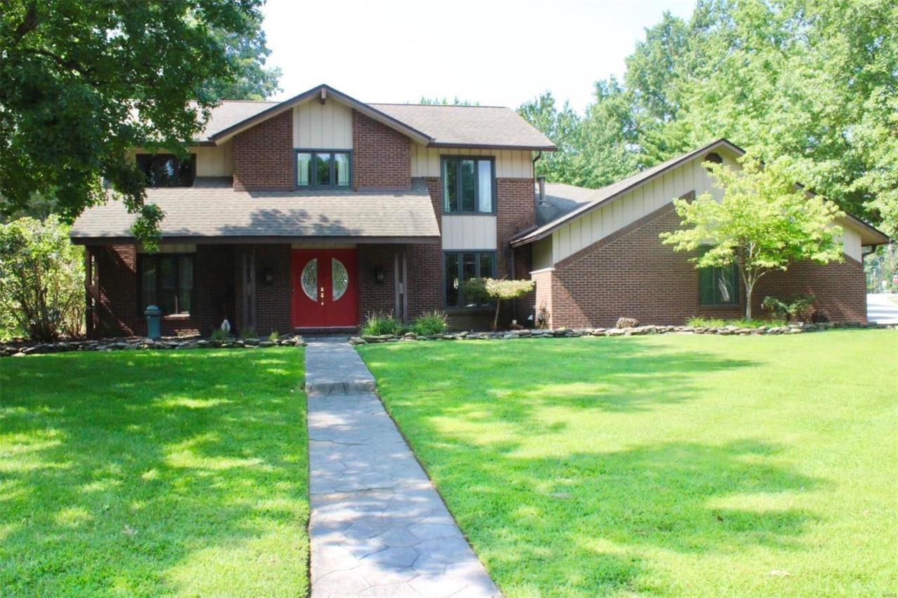 817 Lakeshore Drive - Photo 1 817 Lakeshore Drive - Photo 1