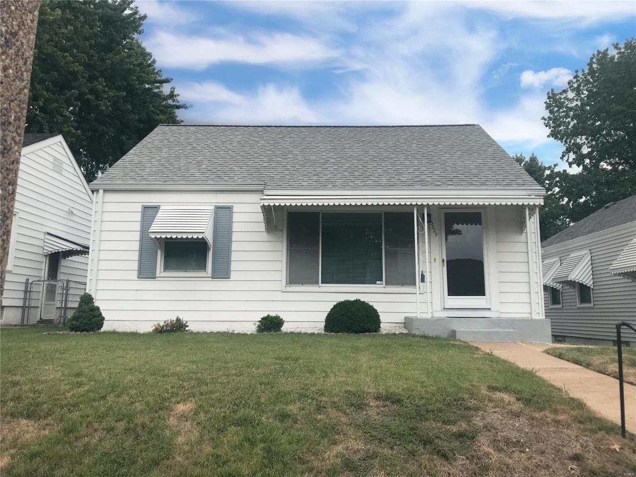5229 Fairview Avenue - Photo 1