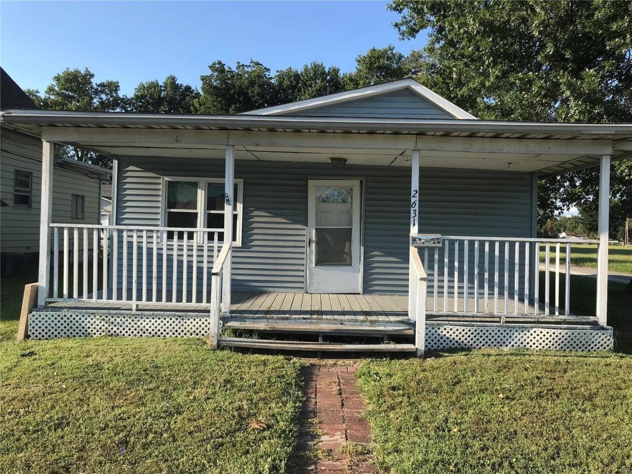 2631 Sheridan Avenue - Photo 1