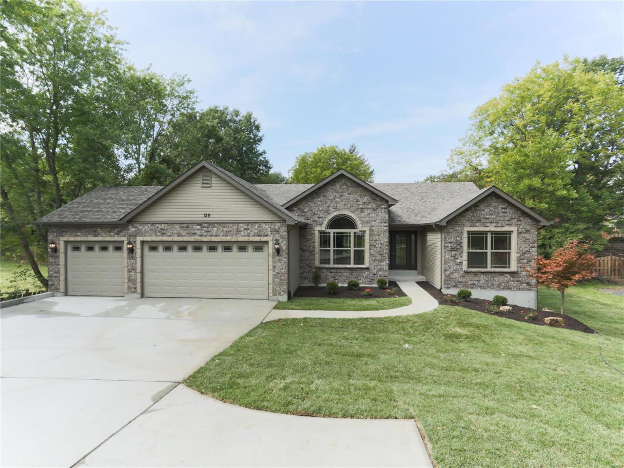 129 New Ballwin - Photo 1