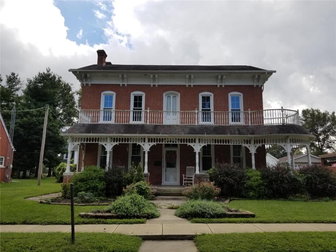 228 Belleville - Photo 1