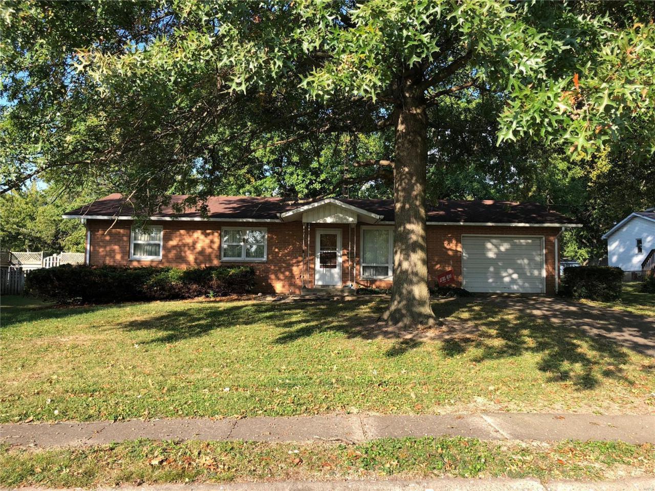1110 Oak Street - Photo 1