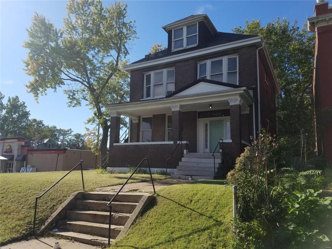 1415 Union Boulevard - Photo 1
