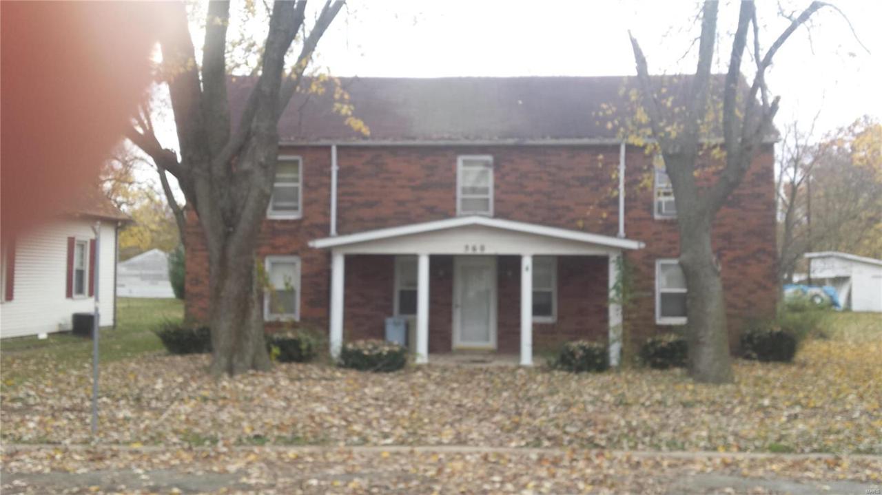 560 Louis Street - Photo 1