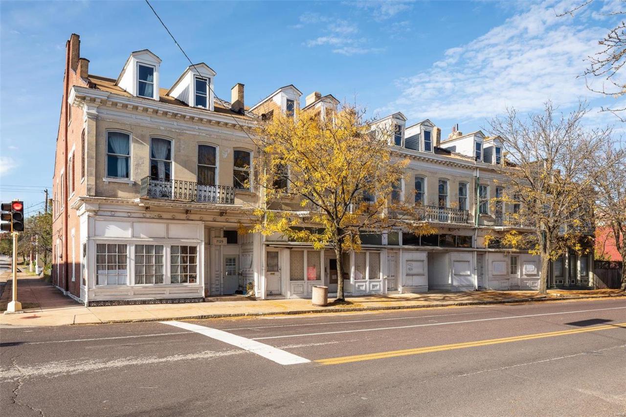 7129 Broadway - Photo 1