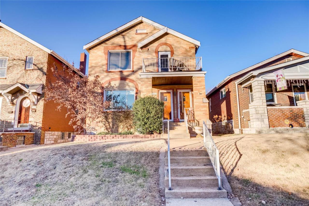 5457 Rhodes Avenue - Photo 1