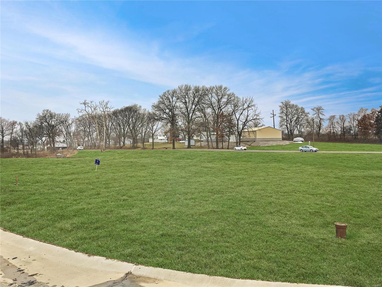 623 Laura Court - Photo 1