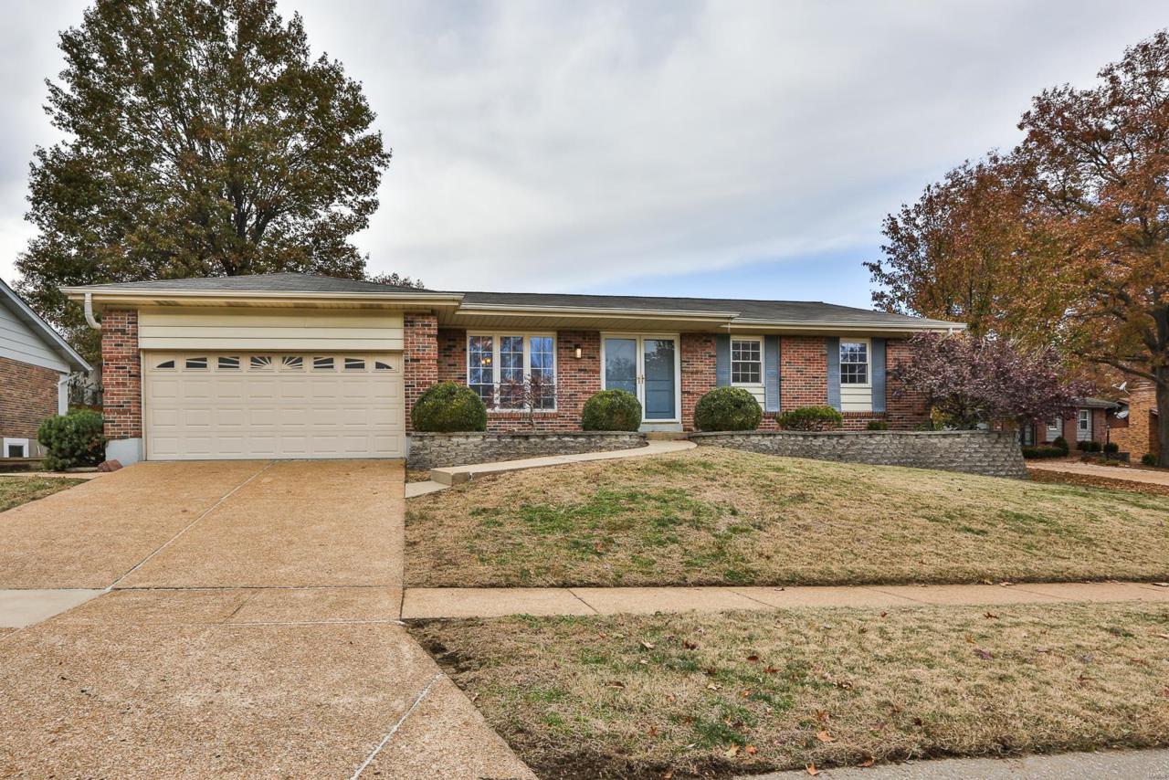 4621 Lodgewood - Photo 1