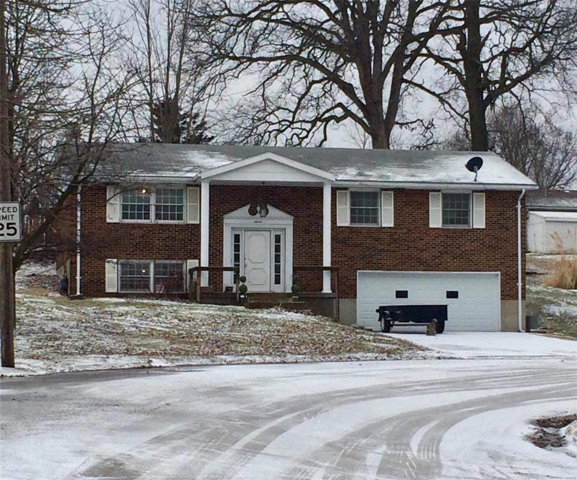 7 Coachlight Drive - Photo 1