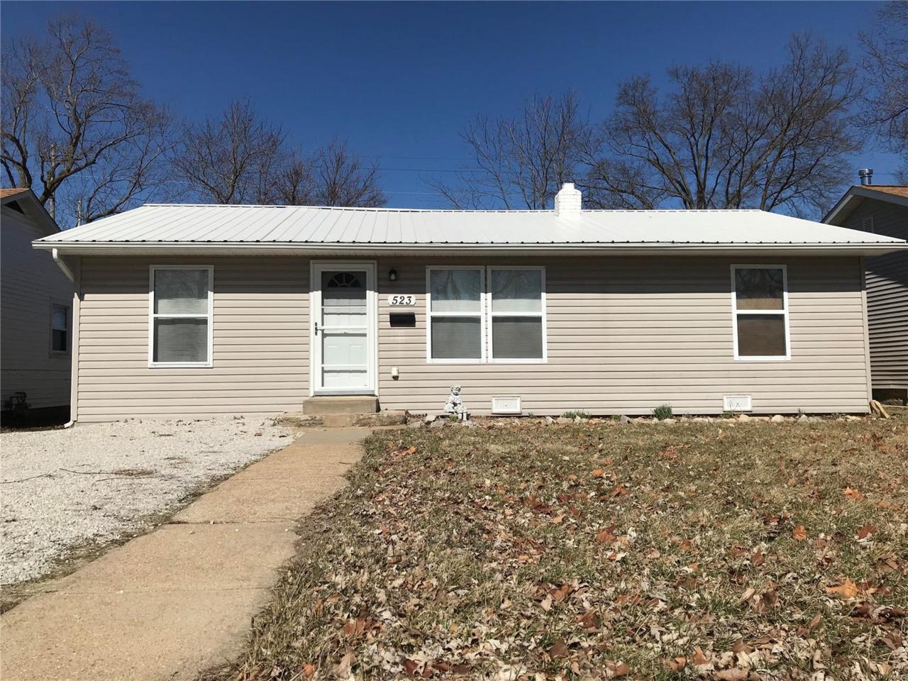 523 Elmont - Photo 1