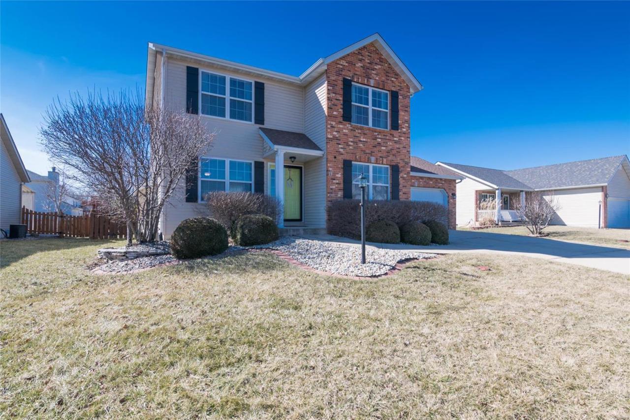 19 Julie Drive - Photo 1
