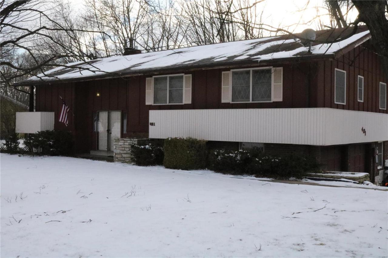 401 Camelot Drive - Photo 1