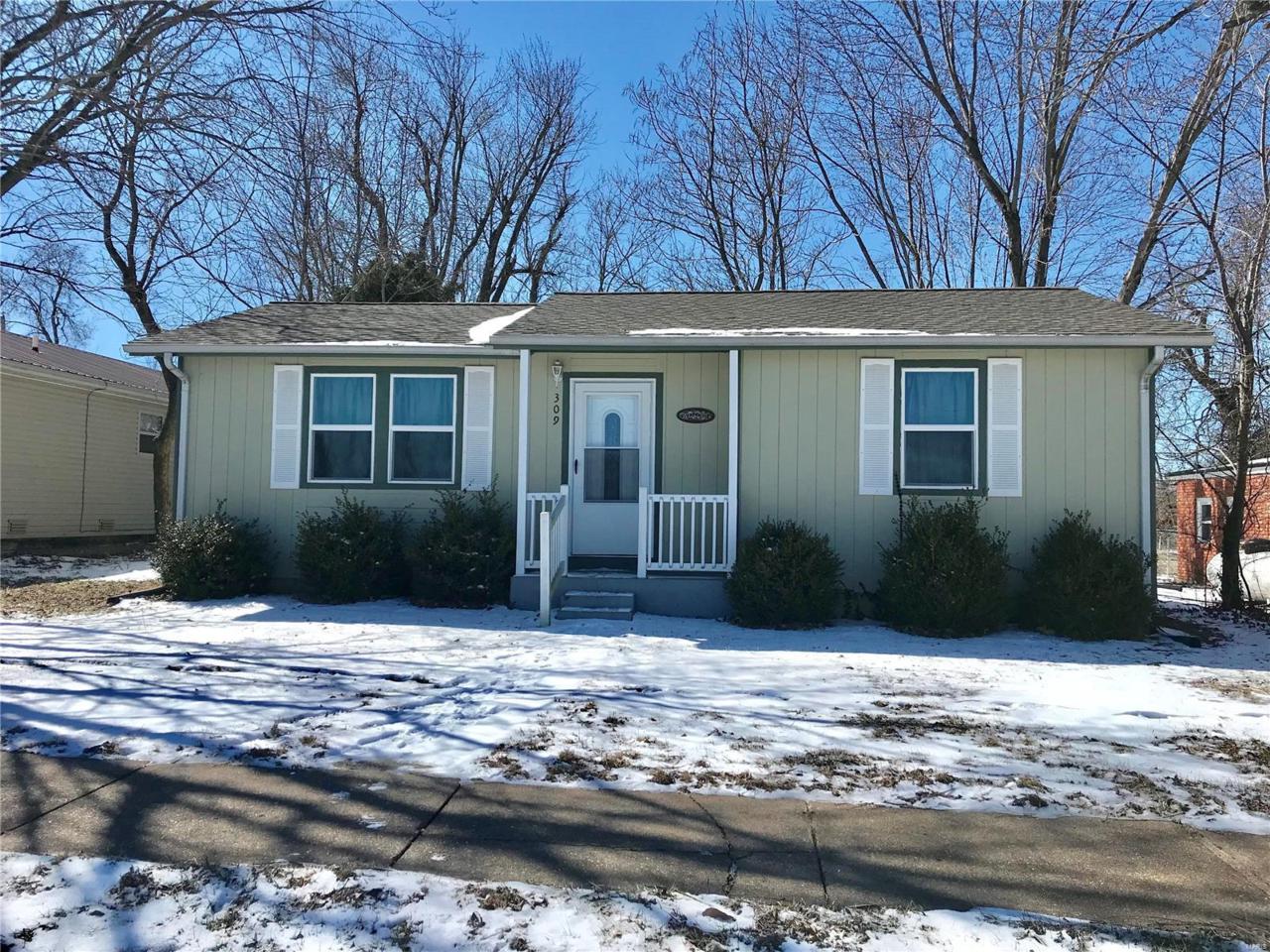 309 Main - Photo 1