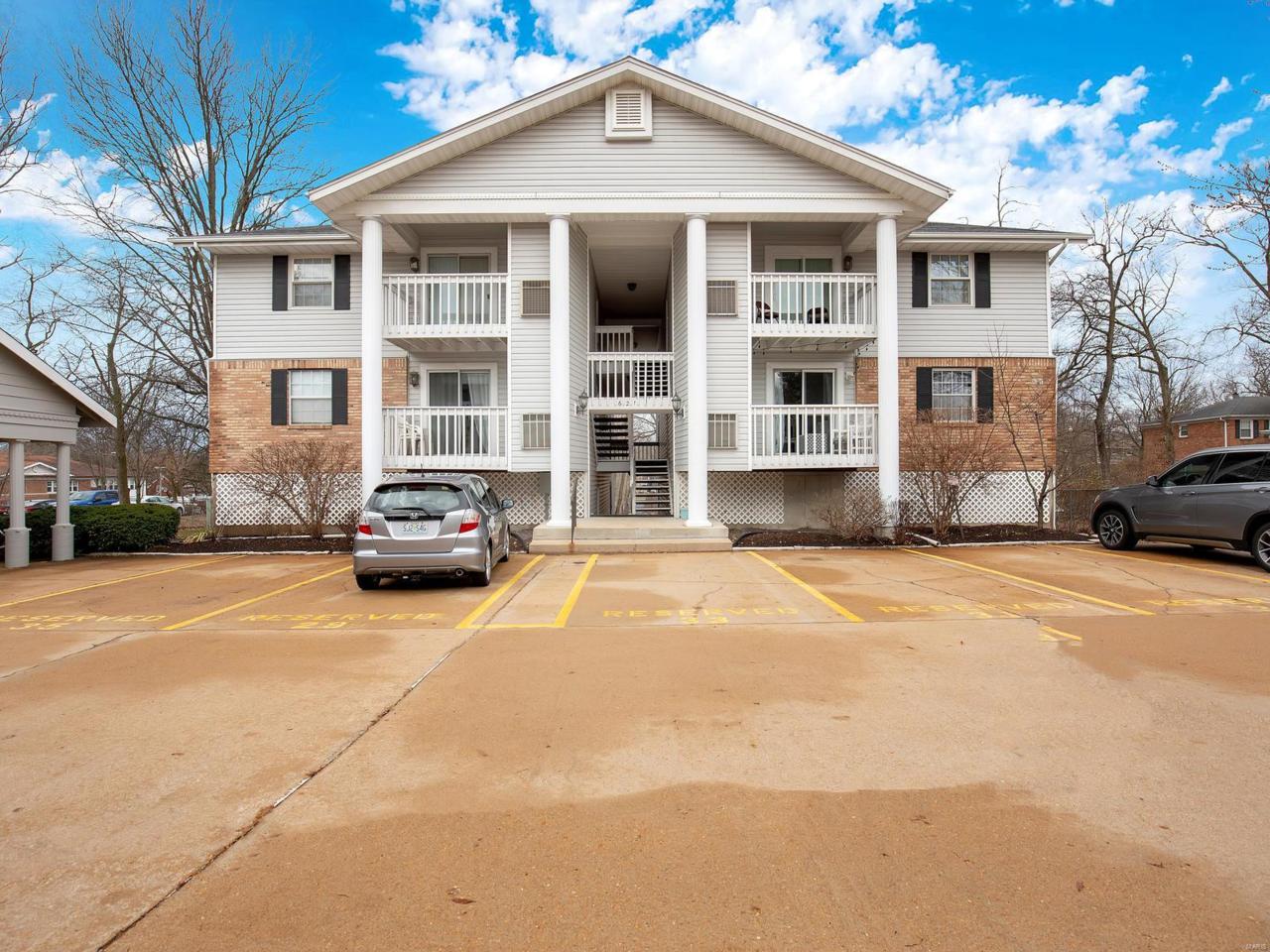 621 Kirkwood - Photo 1