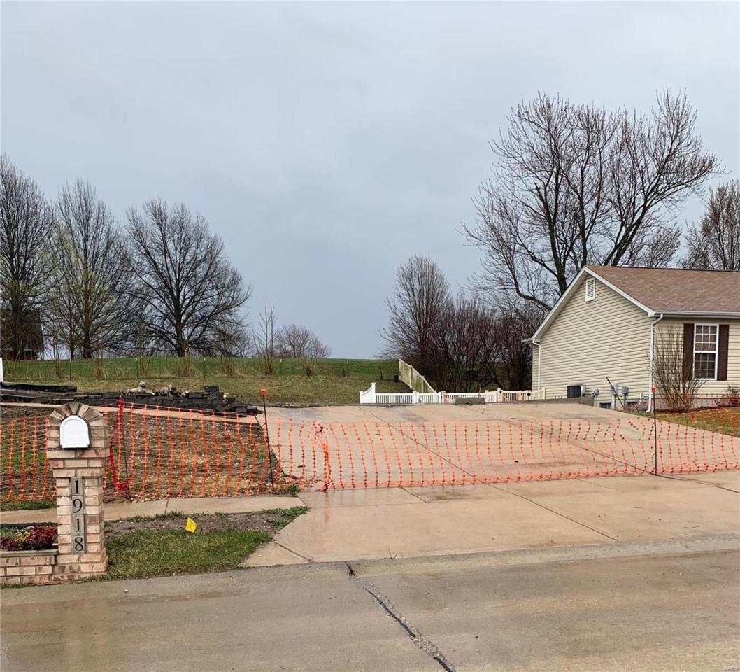 1918 Bonnie Brook Lane - Photo 1