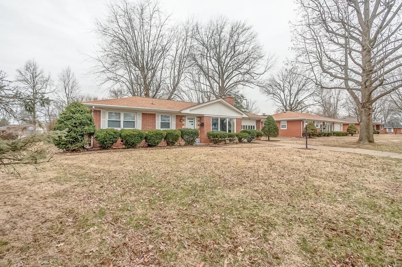 408 Southgate - Photo 1
