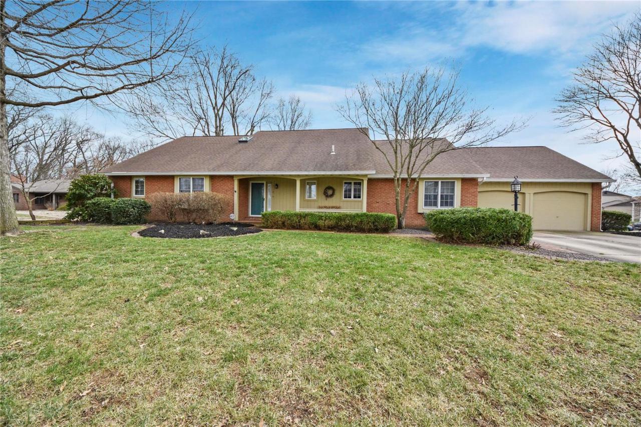 2 Holly Ridge Court - Photo 1