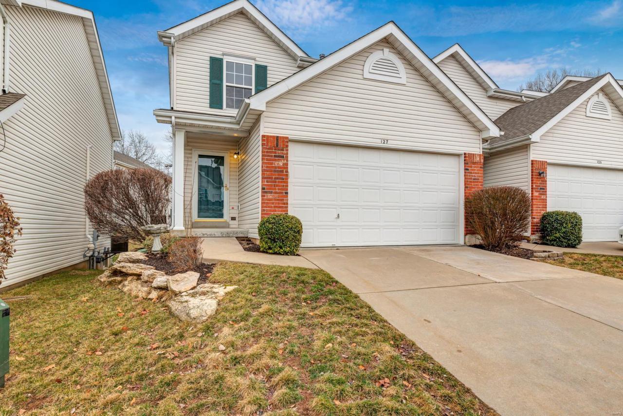 127 Waterside Crossing - Photo 1