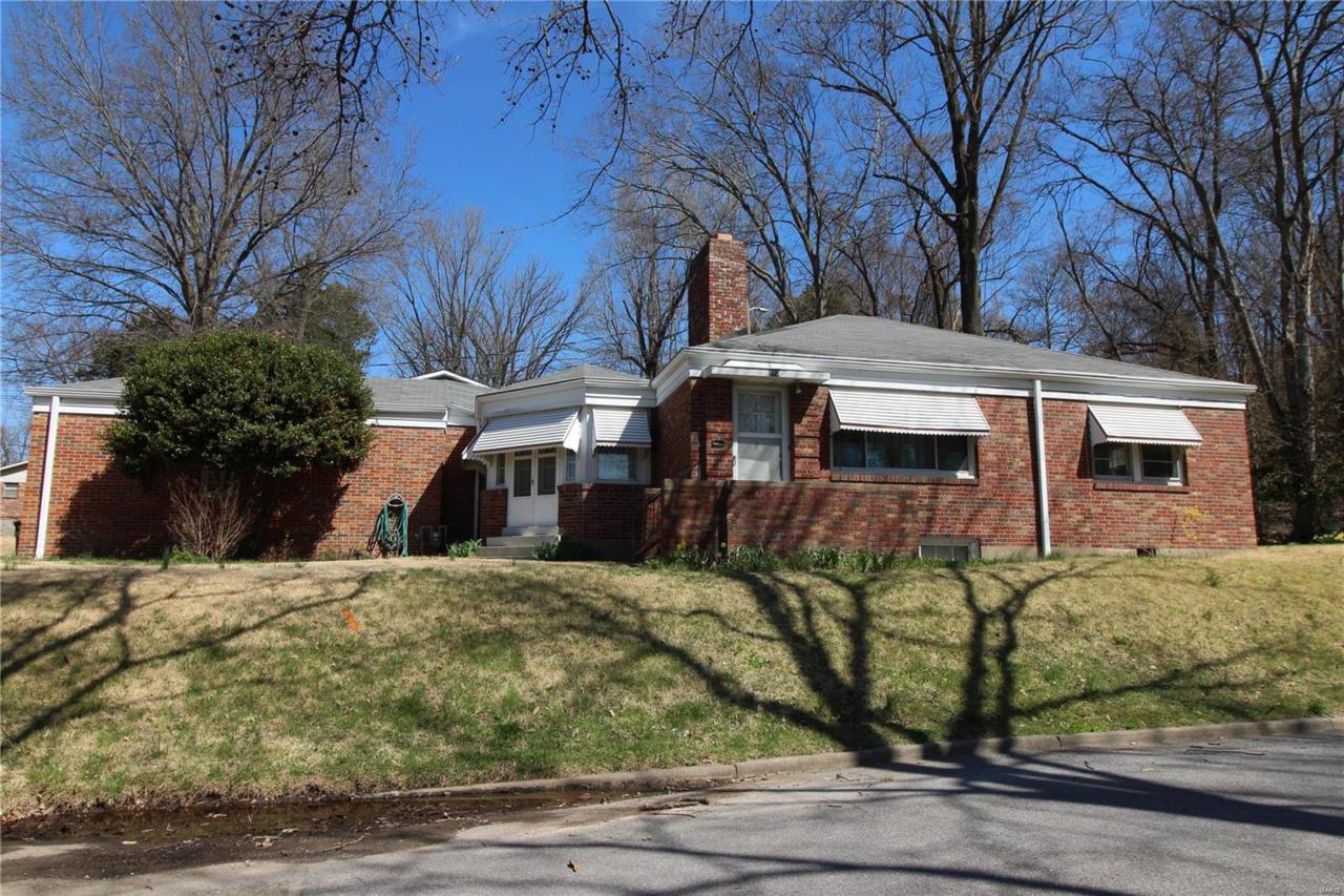 690 Highland Drive - Photo 1