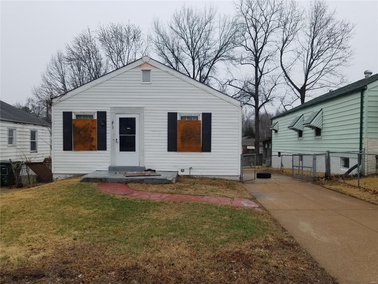 875 Gustav Avenue - Photo 1