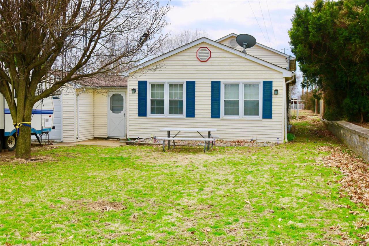 543 Maple Street - Photo 1
