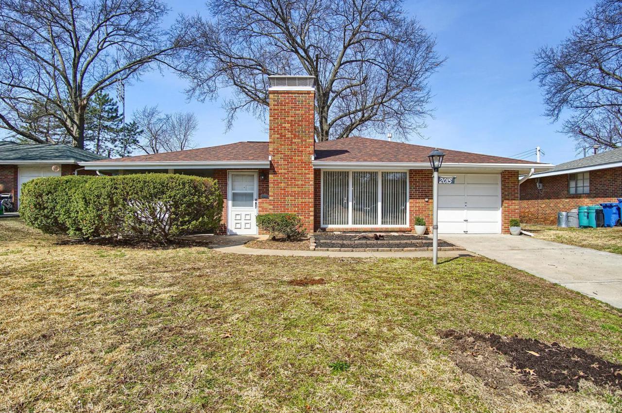 2015 Goodale Avenue - Photo 1