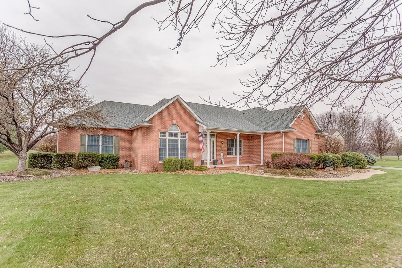 732 Crestview Drive - Photo 1