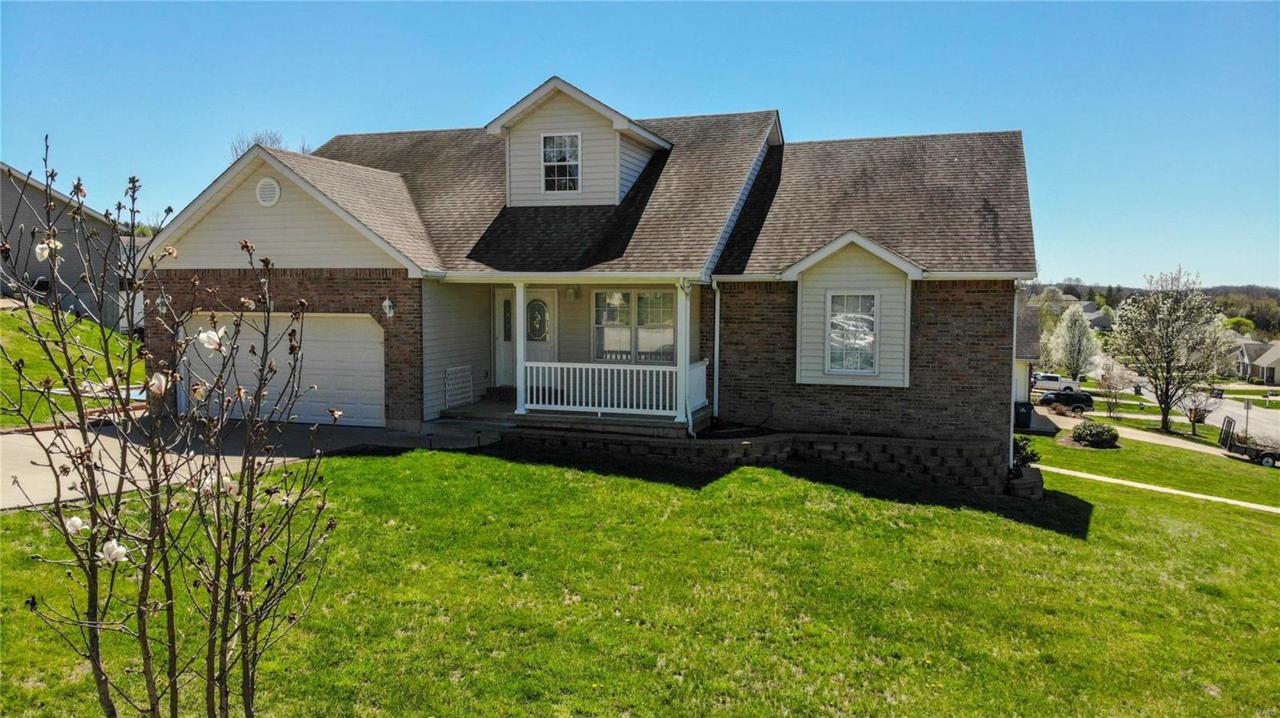 633 Lindsey Drive - Photo 1