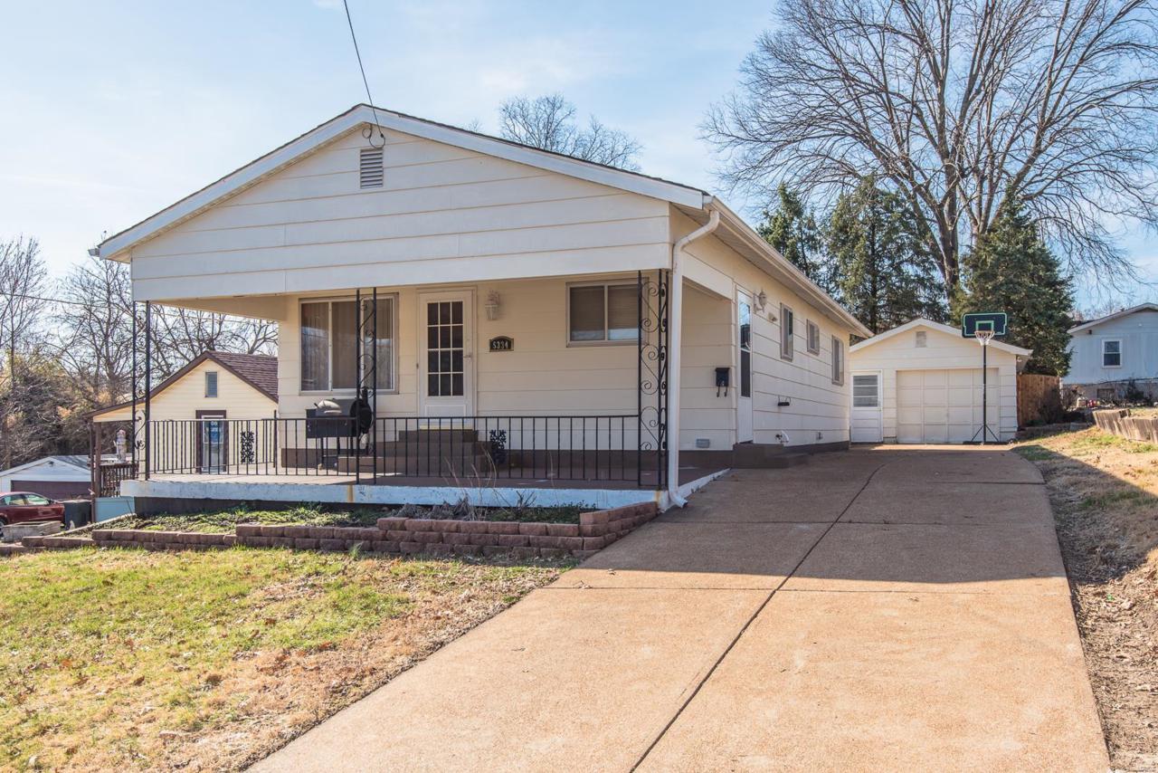 5334 Staely Avenue - Photo 1