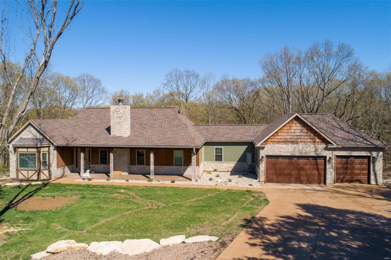 7782 Ashwood Drive - Photo 1