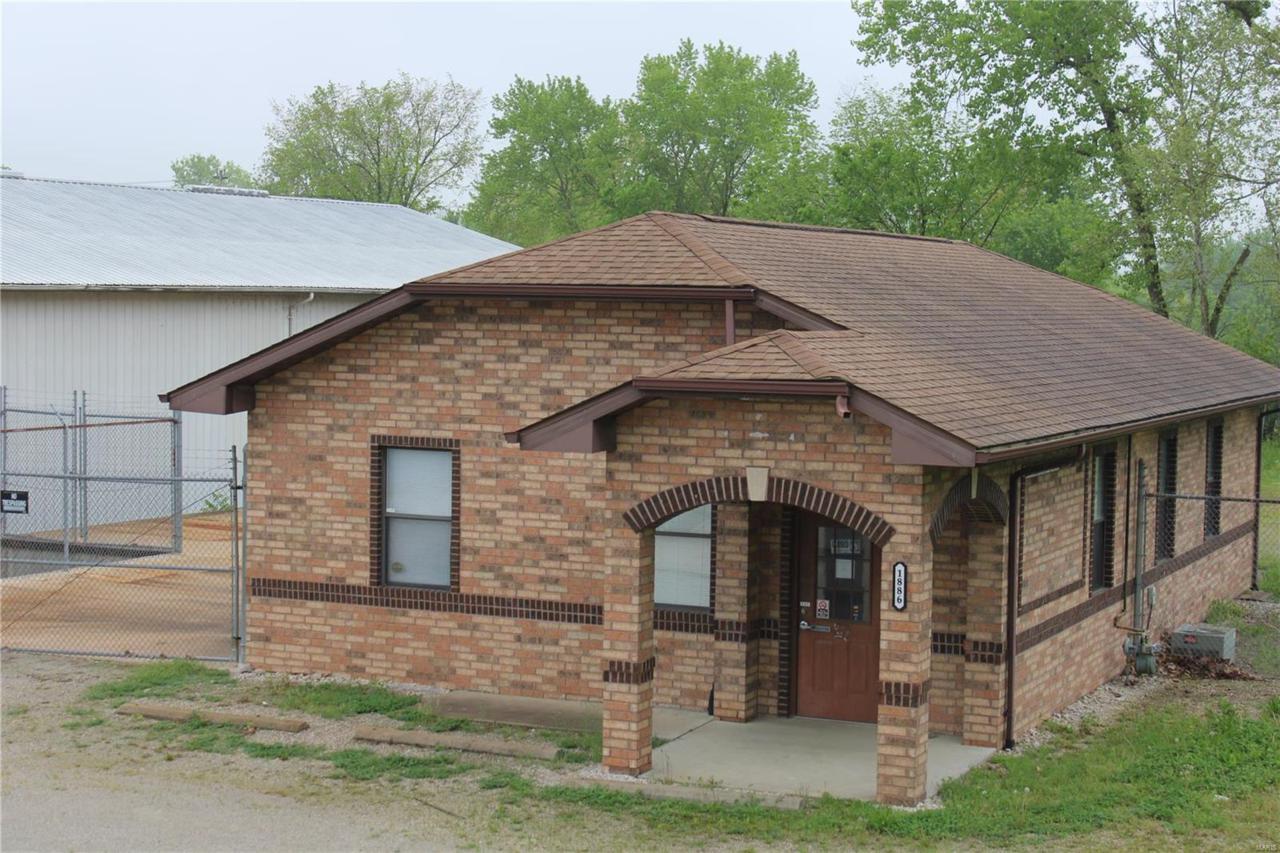 1886 State Road Z - Photo 1