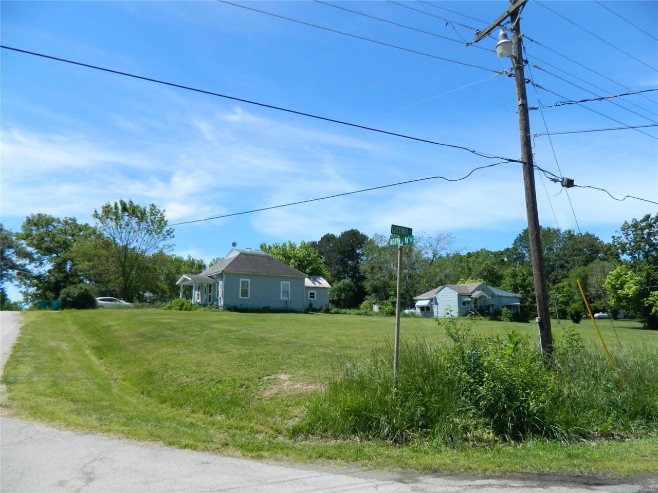 678 Oak Street - Photo 1