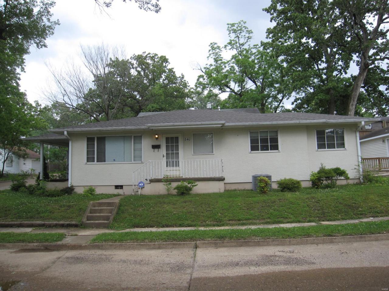 840 10TH Street - Photo 1