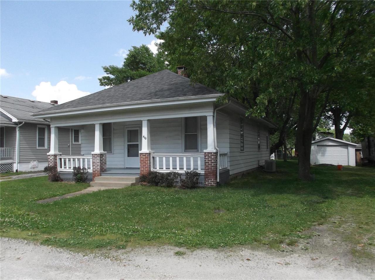 605 East Street - Photo 1