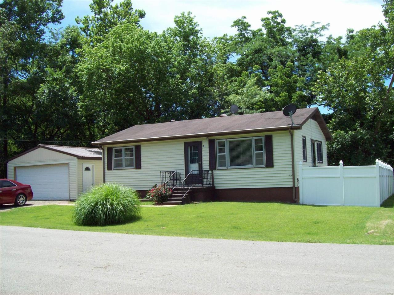 509 Bud Avenue - Photo 1