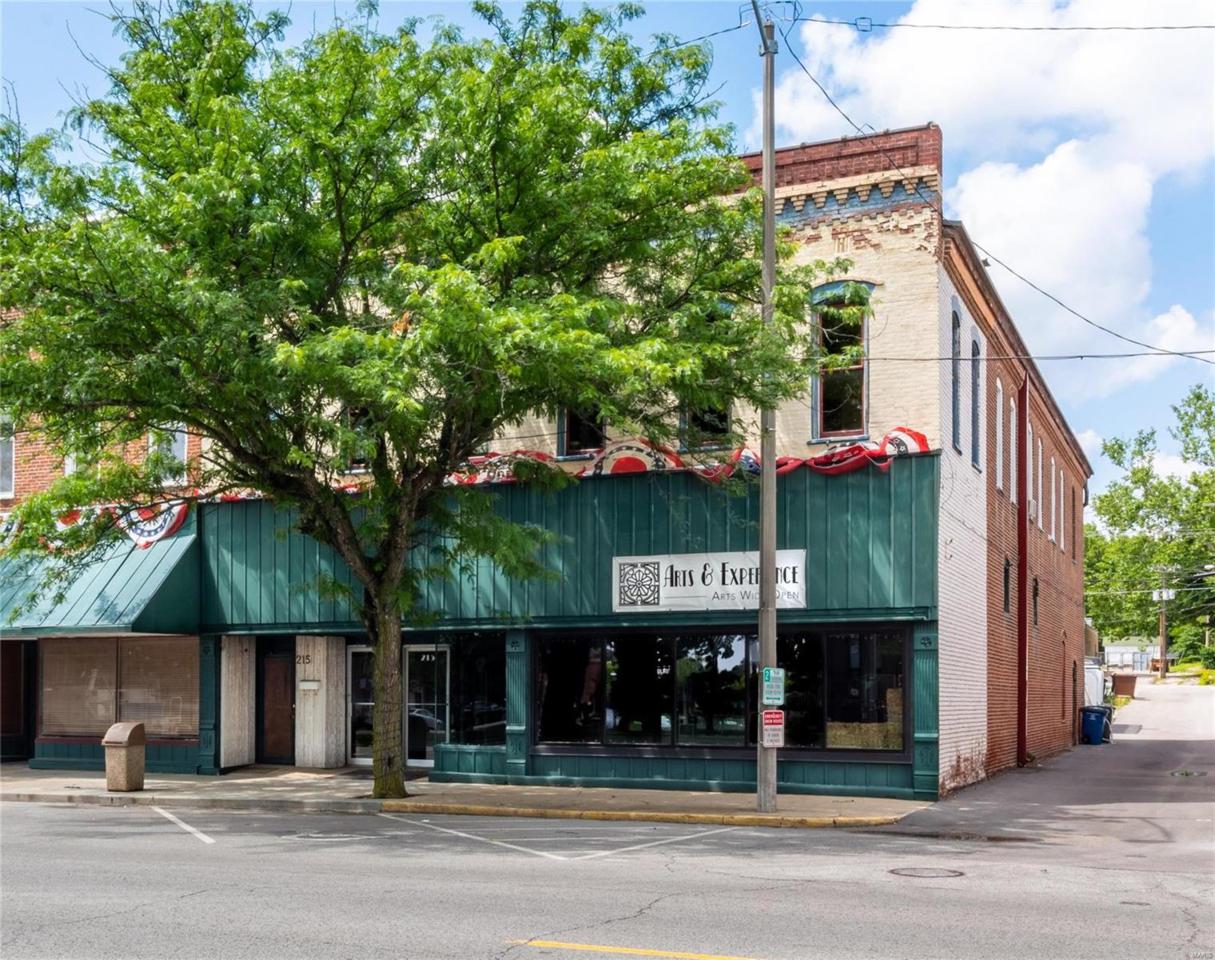 215 College Avenue - Photo 1