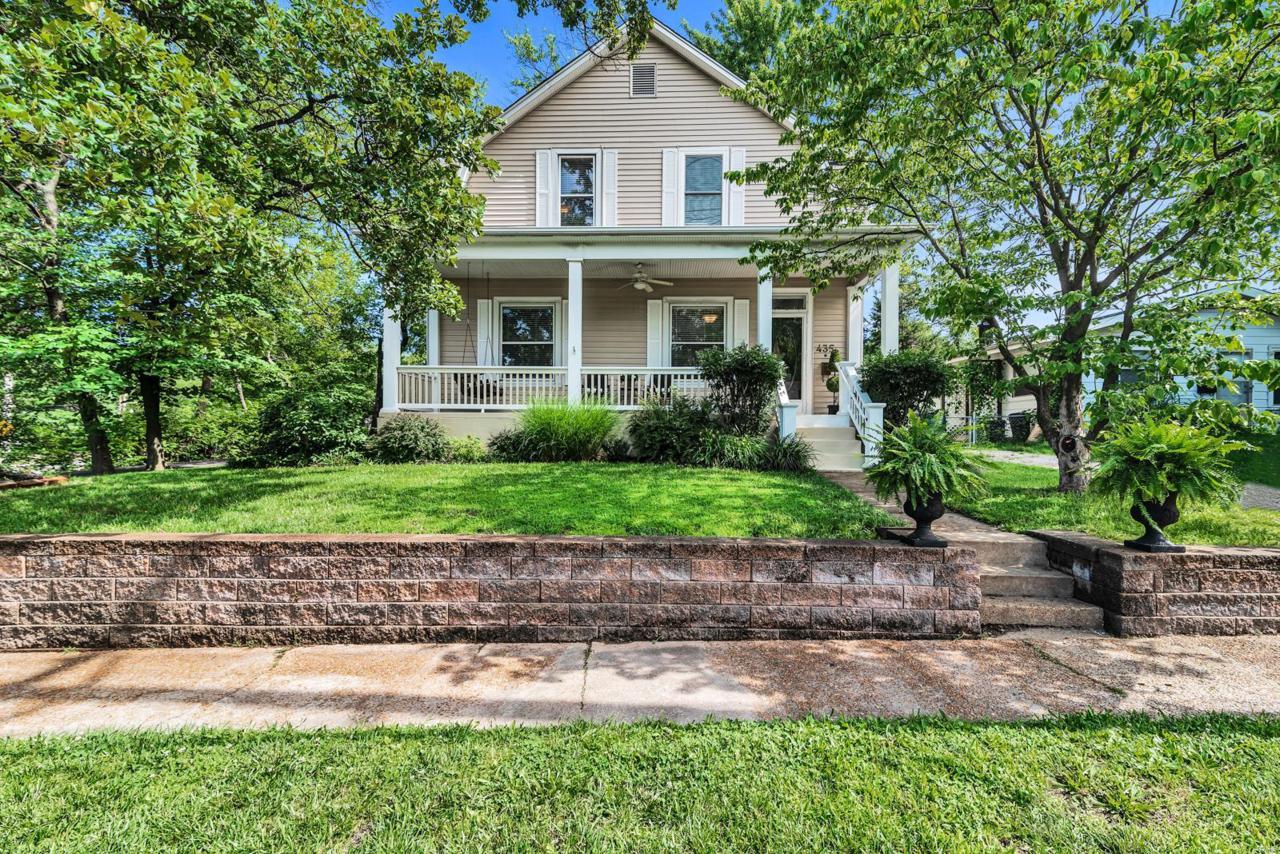 435 Essex Avenue - Photo 1