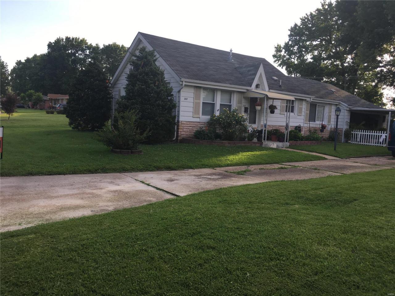 207 Marilyn Estates - Photo 1