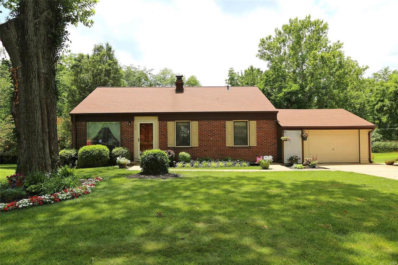 818 Crestland - Photo 1
