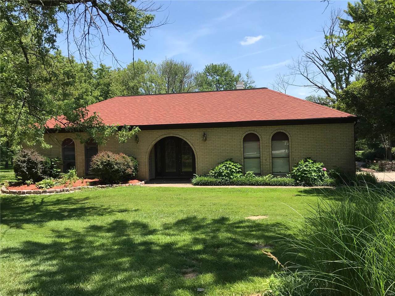 202 Donald Drive - Photo 1