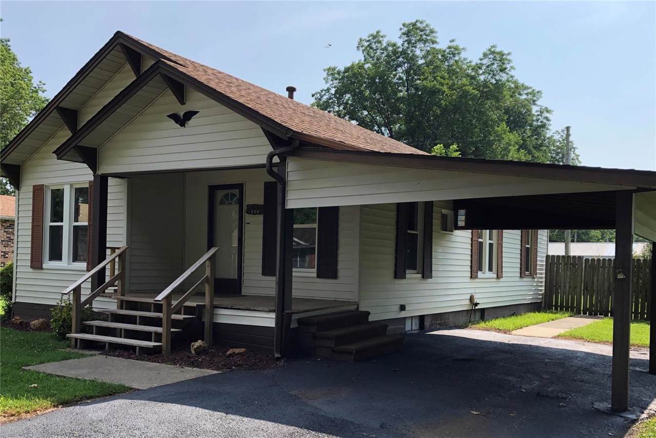 304 Poplar Street - Photo 1