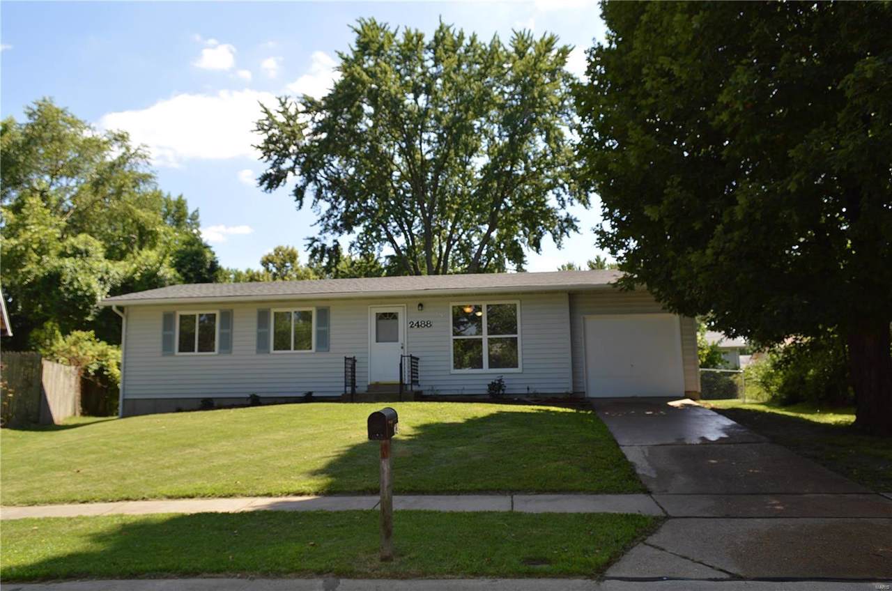 2488 Carousel Court - Photo 1