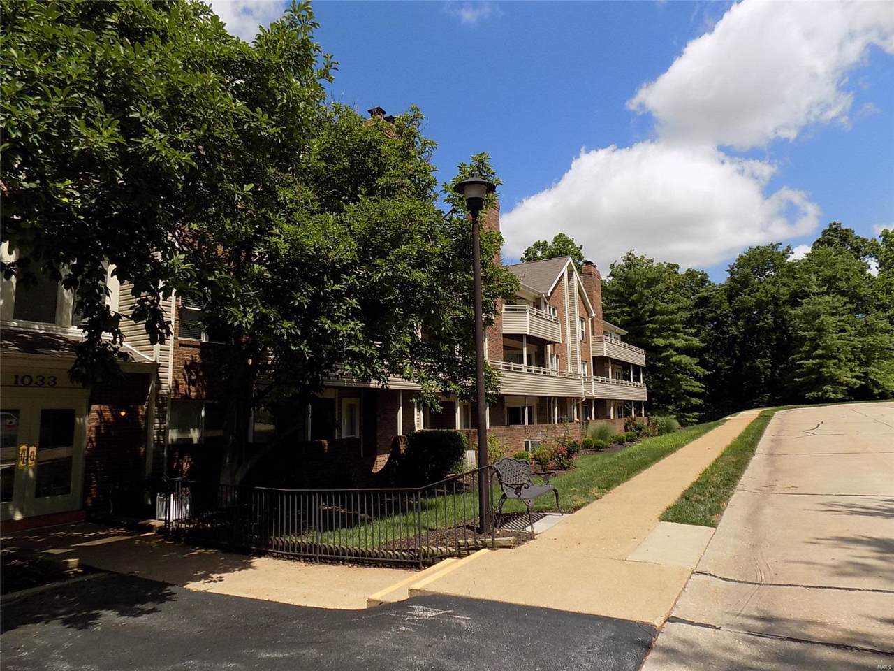 1033 Wilton Royal - Photo 1