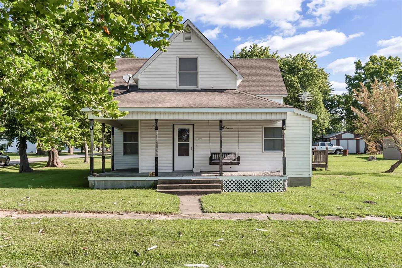 377 Lincoln - Photo 1