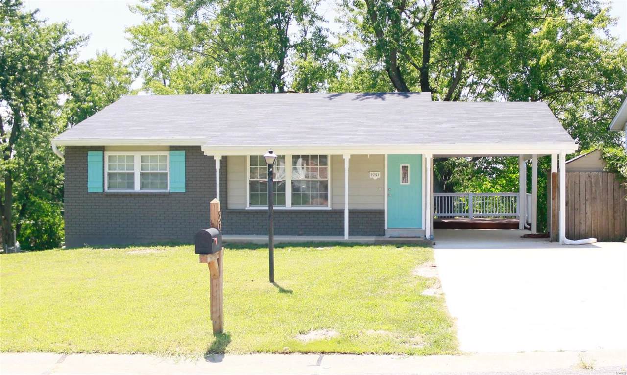 2751 Rosewood - Photo 1